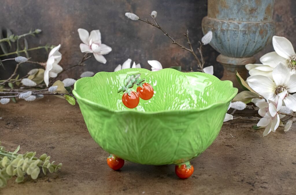 Cabbage Leaf & Tomato Bowl – £75