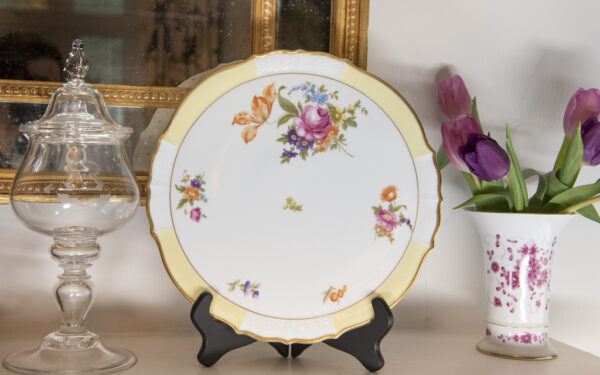 Porcelain Cake Plate – £48