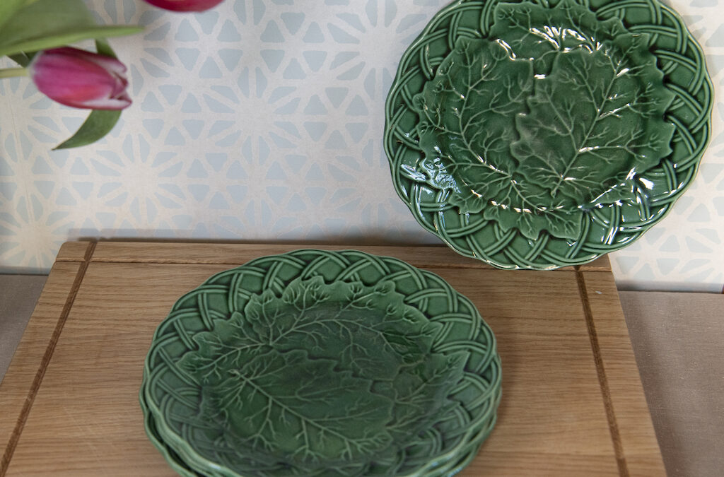 Set of 4 Majolica Vine Plates – £85