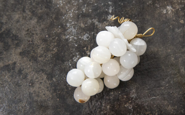 Vintage Bunch of White Agate Grapes – £45