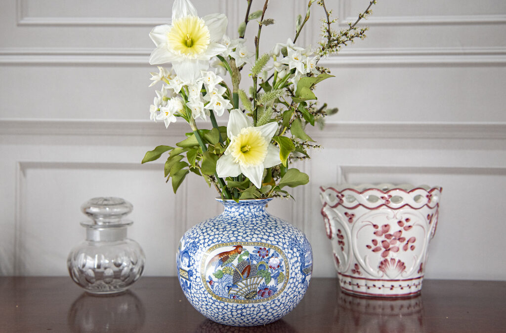 William Adams Chinese Bird Round Vase – £68