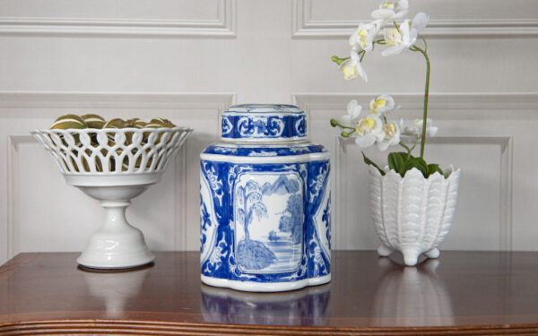 Chinese Style Porcelain Tea Caddy – £75