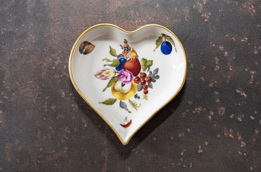 Herend Fruit and Flowers Heart Dish  – £40