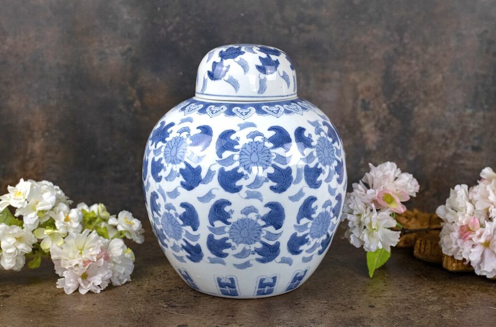 Blue and White Chinese Style Lidded Round Jar – £65