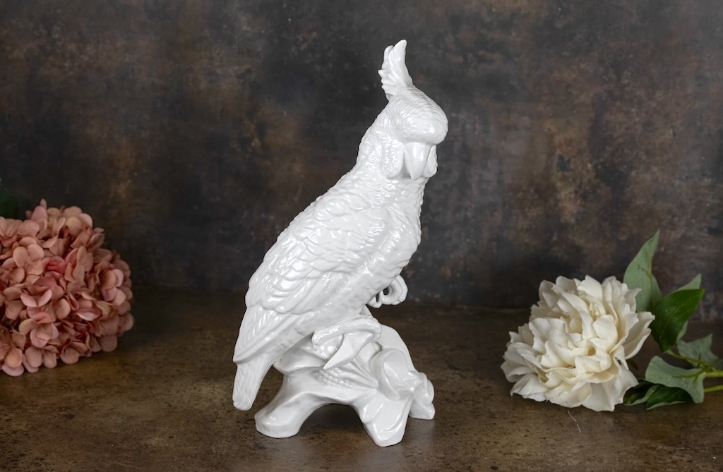 White Crown Staffordshire Cockatoo – £315